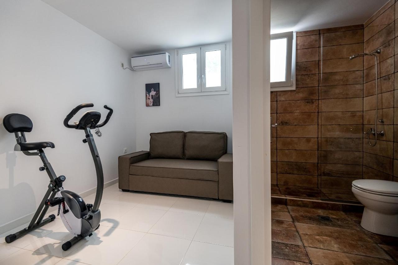 Asteria Pearl Villa 2 With Rooftop Jacuzzi Тигаки Экстерьер фото