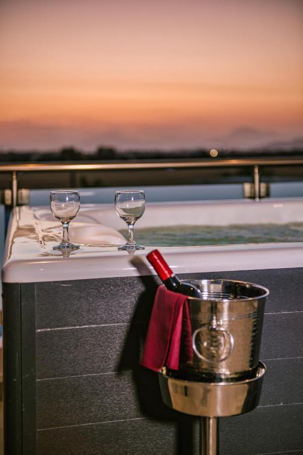 Asteria Pearl Villa 2 With Rooftop Jacuzzi Тигаки Экстерьер фото