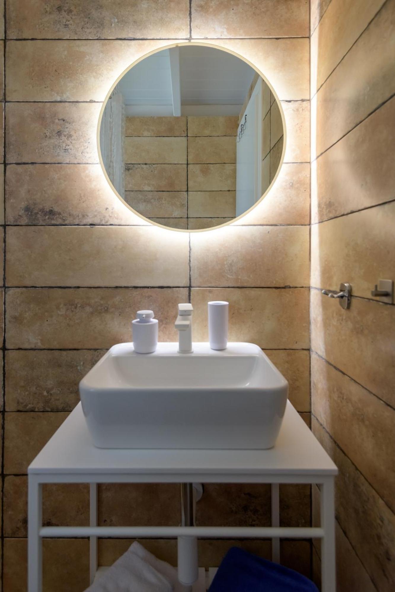 Asteria Pearl Villa 2 With Rooftop Jacuzzi Тигаки Экстерьер фото