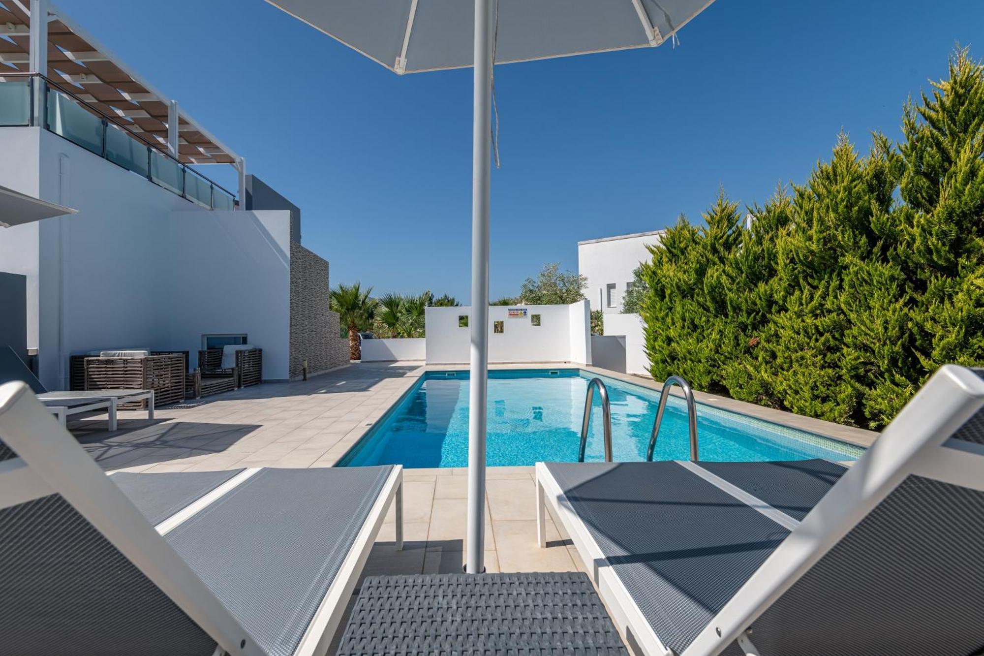 Asteria Pearl Villa 2 With Rooftop Jacuzzi Тигаки Экстерьер фото