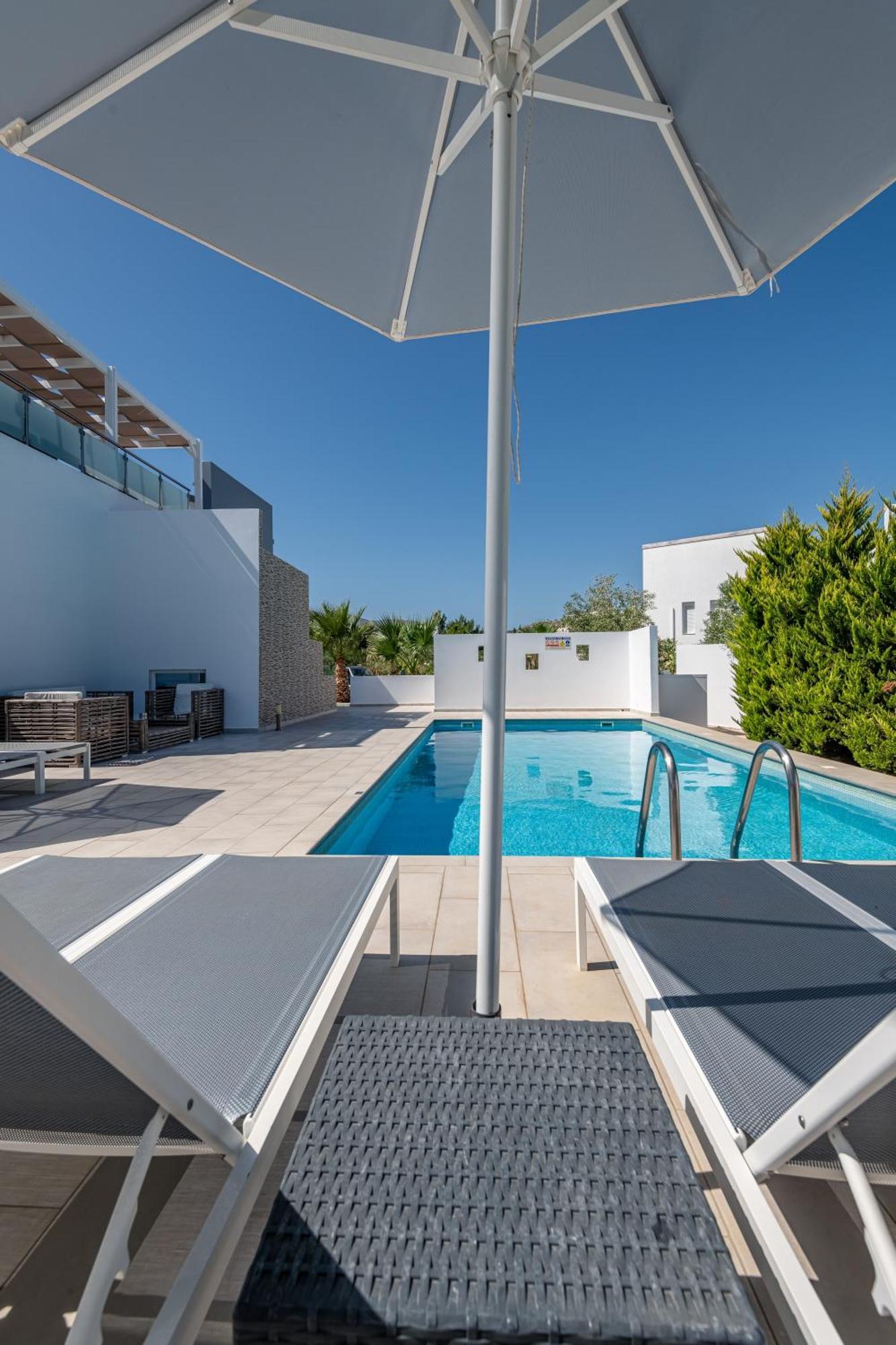 Asteria Pearl Villa 2 With Rooftop Jacuzzi Тигаки Экстерьер фото