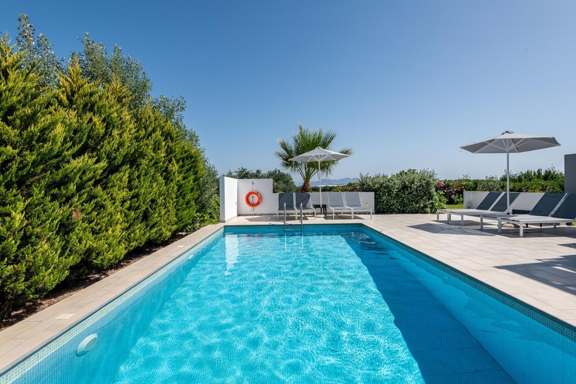 Asteria Pearl Villa 2 With Rooftop Jacuzzi Тигаки Экстерьер фото