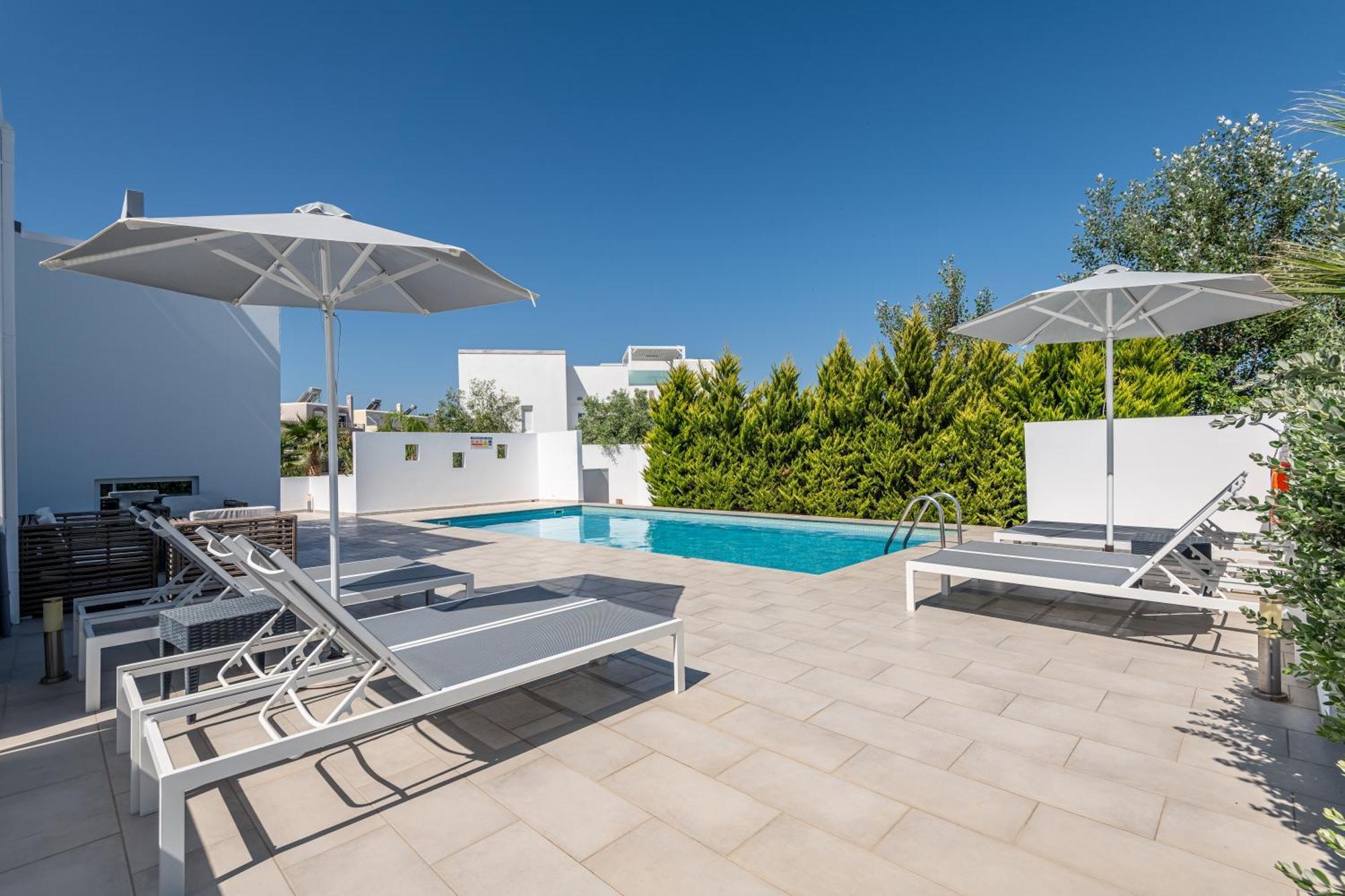 Asteria Pearl Villa 2 With Rooftop Jacuzzi Тигаки Экстерьер фото